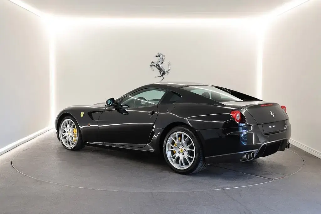 Second-hand Ferrari Daytona 620 CP (456 kW) 2018 Negru