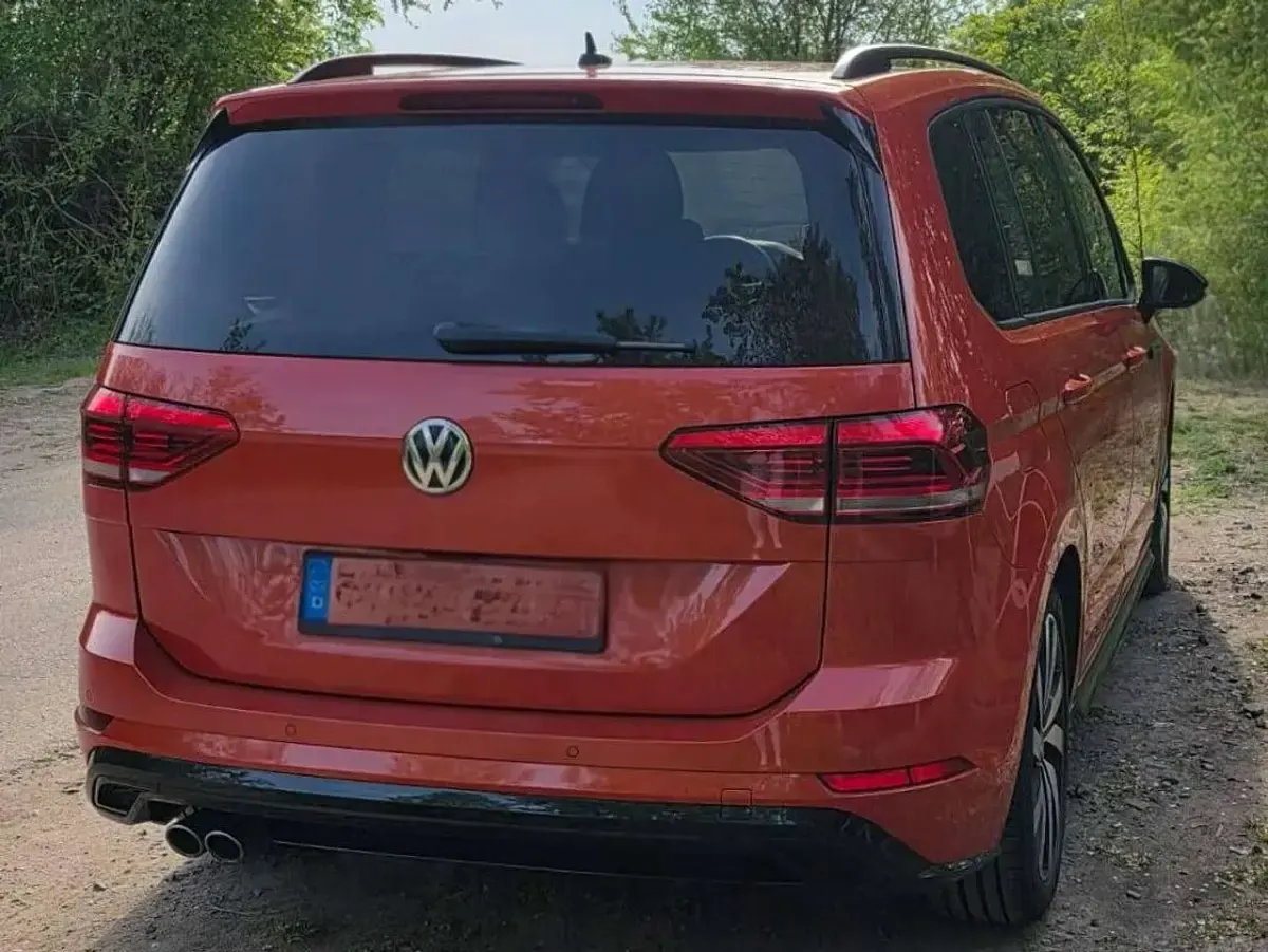 Gebraucht VW Touran Highline 150 PS (110 kW) 2018 Orange Van / Kleinbus