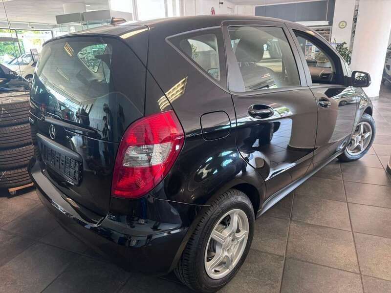 Gebraucht Mercedes A160 95 PS (69 kW) 2011 Schwarz Kleinwagen