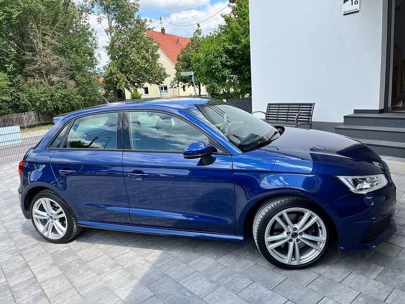 Blau Gebraucht 2017 Audi S1 Sportback Sport Kleinwagen | 23.500 € (Etwas zu teuer) - Bild 1/4