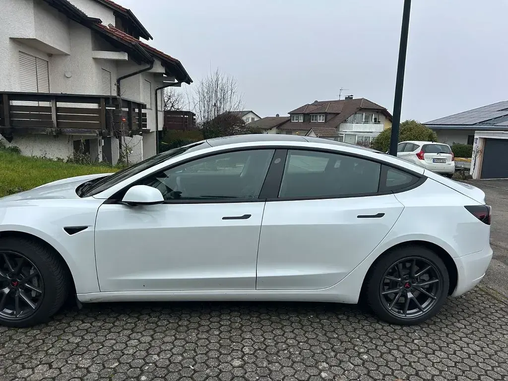 Gebraucht Tesla Model 3 Standard Range Plus 225 kW (306 PS) 2021 Weiß Limousine
