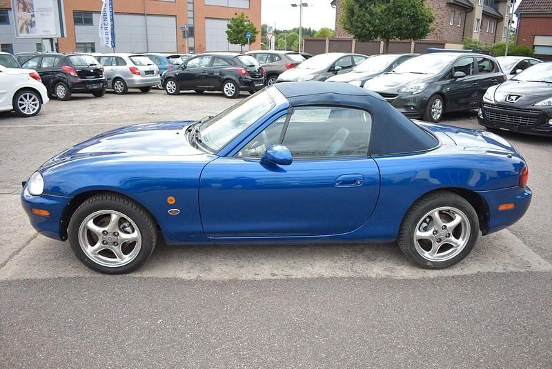Gebraucht Mazda MX5 145 PS (106 kW) 2000 Blau Cabrio