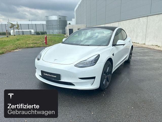 Weiß Gebraucht 2021 Tesla Model 3 Limousine | 24.400 € (Fairer Preis) - Bild 1/4