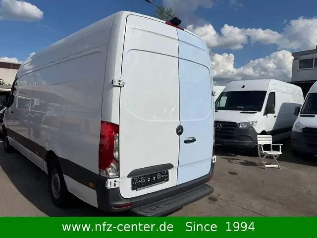 Gebraucht Mercedes Sprinter 114 PS (83 kW) 2021 Arktikweiss Van