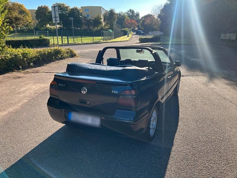 Gebraucht VW Golf Cabriolet 90 PS (66 kW) 2001 Schwarz Cabrio