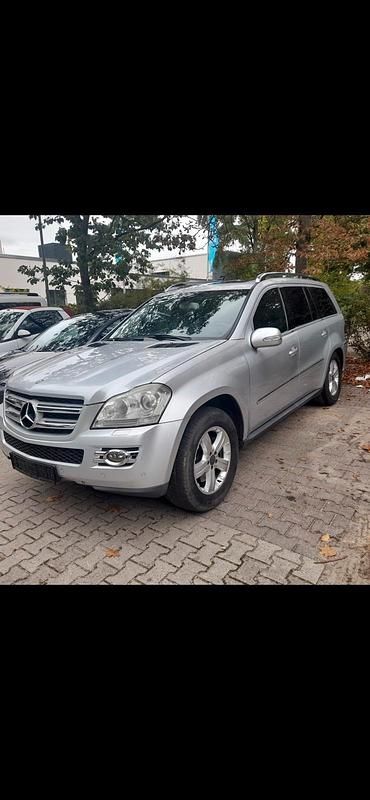 Silber Gebraucht 2008 Mercedes GL320 SUV | 6.999 € - Bild 1/4