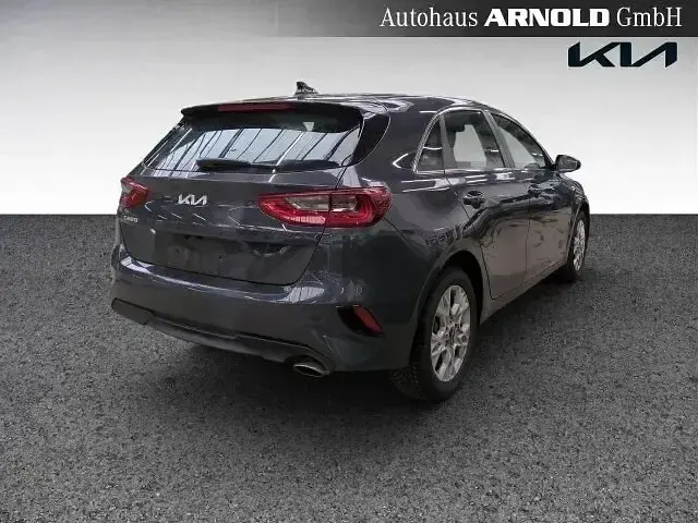Usado Kia Ceed Vision 140 CV (102 kW) 2025 Gris Utilitario
