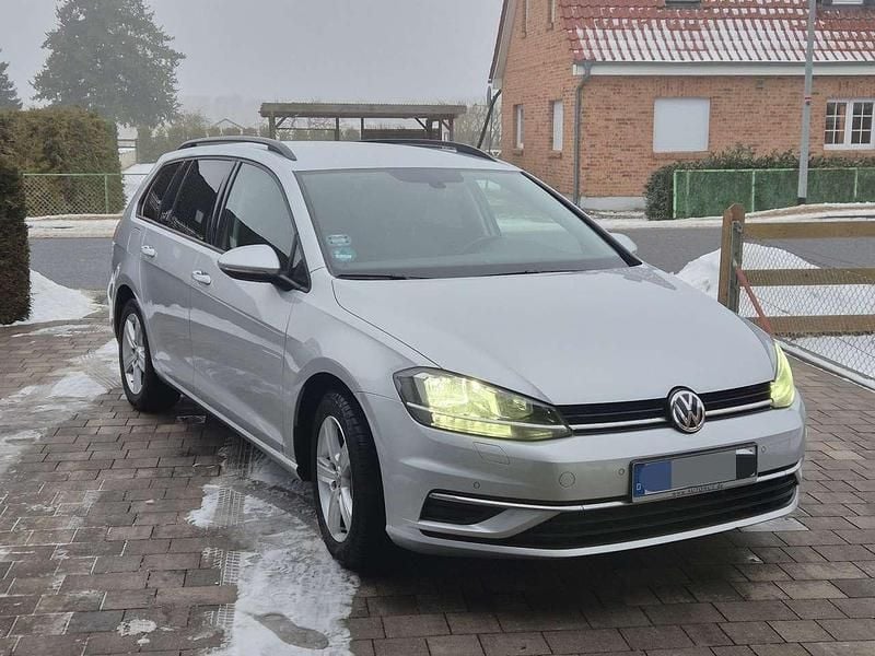 Gebraucht VW Golf VII Comfortline 150 PS (110 kW) 2020 Grau Kombi
