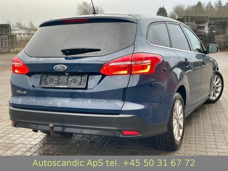 Gebraucht Ford Focus Titanium 120 PS (88 kW) 2017 Blau Limousine