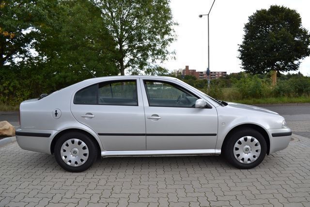 Gebraucht Skoda Octavia Tour 102 PS (75 kW) 2006 Silber metallic Limousine
