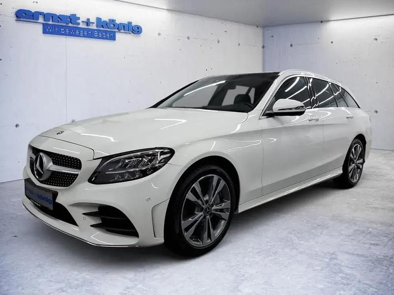 Weiß Gebraucht 2021 Mercedes C300 AMG line Limousine | 35.890 € (Guter Preis) - Bild 1/4