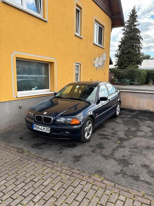 Blau Gebraucht 2000 BMW 320 Limousine | 1.100 € (Superpreis) - Bild 1/4