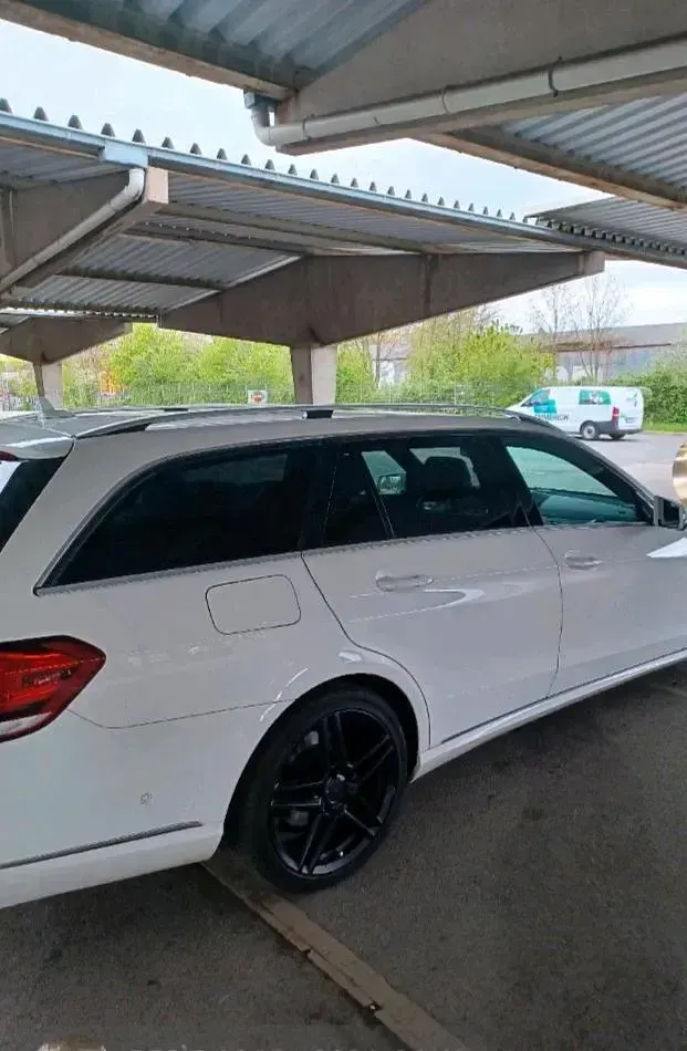 Używany Mercedes E220 170 KM (125 kW) 2014 Biały Kombi