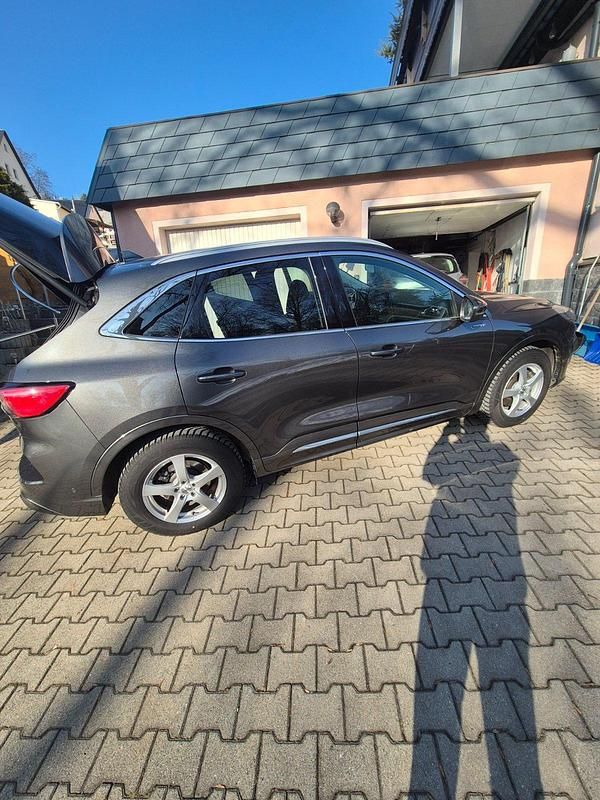 Gebraucht Ford Kuga Vignale 224 PS (164 kW) 2021 Grau SUV