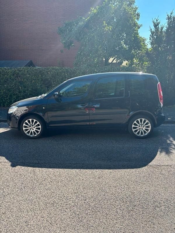 Schwarz Gebraucht 2008 Skoda Roomster Kombi | 4.500 € (Fairer Preis) - Bild 1/4