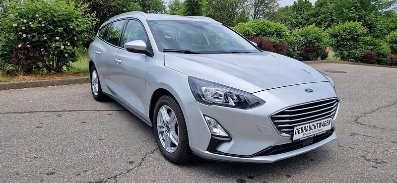 Gebraucht Ford Focus Cool & Connect 125 PS (91 kW) 2022 Polarsilber Kombi