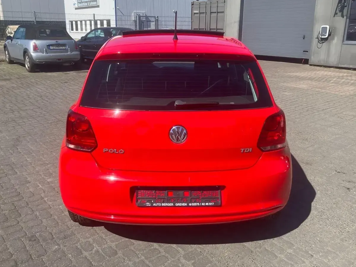 Gebraucht VW Polo Trendline 75 PS (55 kW) 2011 Rot Kleinwagen