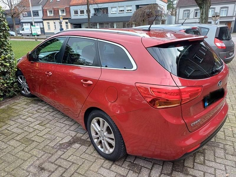 Gebraucht Kia Ceed Platinum Edition 128 PS (94 kW) 2014 Rot Kleinwagen