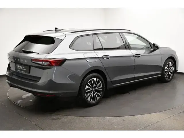 Second-hand Skoda Superb Selection 150 CP (110 kW) 2025 Gri Break