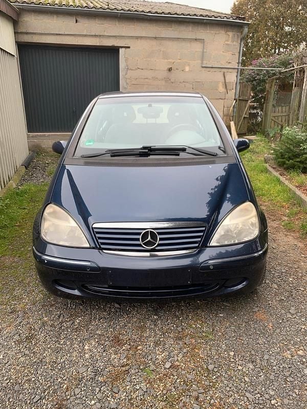 Blau Gebraucht 2001 Mercedes A190 Kleinwagen | 999 € (Fairer Preis) - Bild 1/4