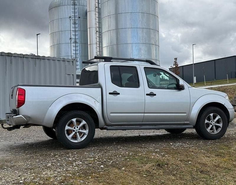 Gebraucht Nissan Navara 171 PS (125 kW) 2009 Silber Pickup
