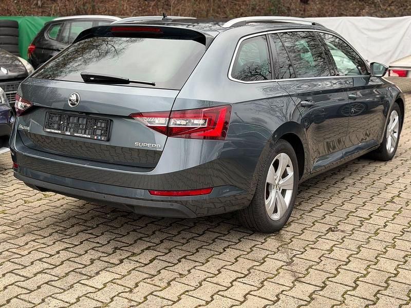 Gebraucht Skoda Superb Style 190 PS (139 kW) 2019 Grau Kombi