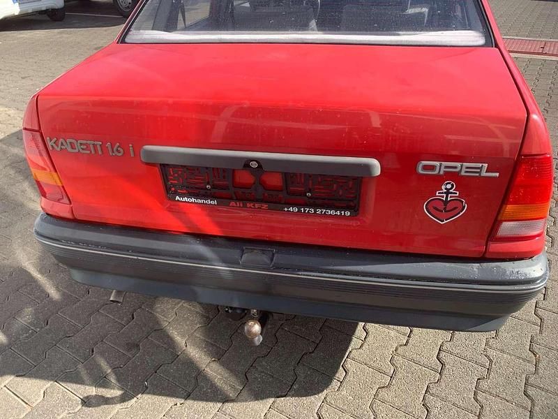 Gebraucht Opel Kadett 75 PS (55 kW) 1988 Rot Limousine