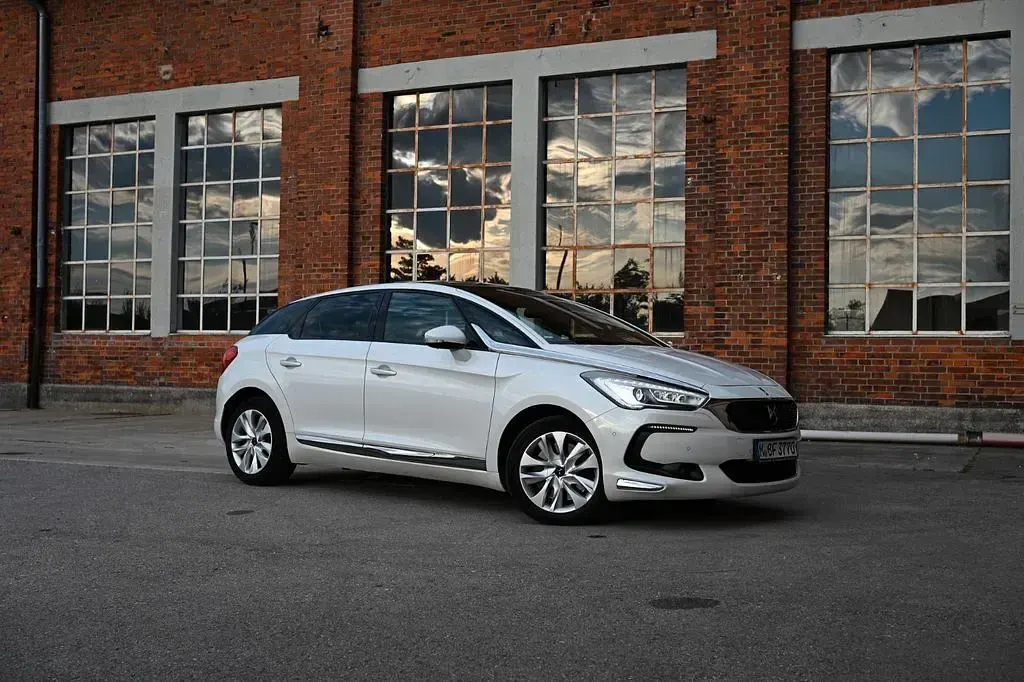 Gebraucht DS Automobiles DS5 179 PS (131 kW) 2016 Weiß Kleinwagen