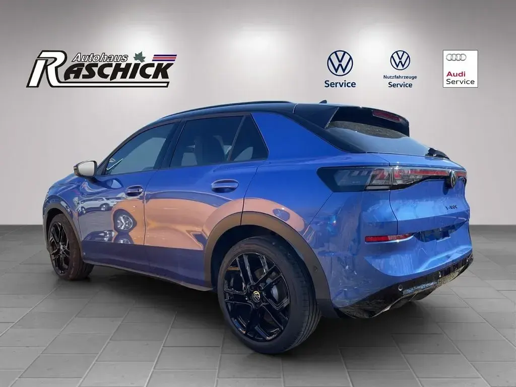 Neu VW T-Roc R-line 150 PS (110 kW) 2026 Blau SUV