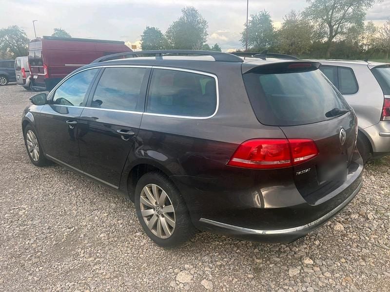 Gebraucht VW Passat 140 PS (102 kW) 2012 Braun Kombi