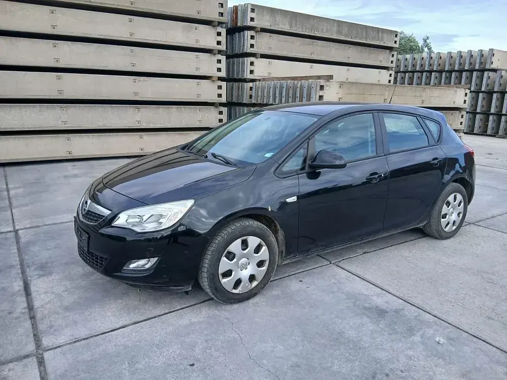 Gebraucht Opel Astra Design Edition 87 PS (63 kW) 2012 Schwarz Limousine