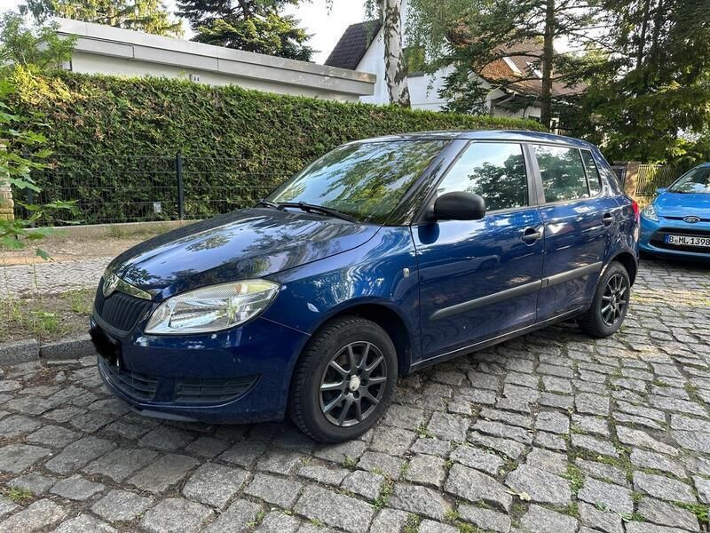Blau Gebraucht 2010 Skoda Fabia Limousine | 3.800 € (Fairer Preis) - Bild 1/4