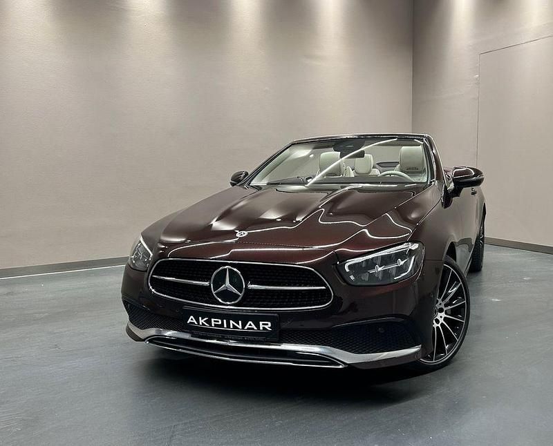 Rot Gebraucht 2022 Mercedes E400 AMG Cabrio | 51.450 € (Fairer Preis) - Bild 1/4