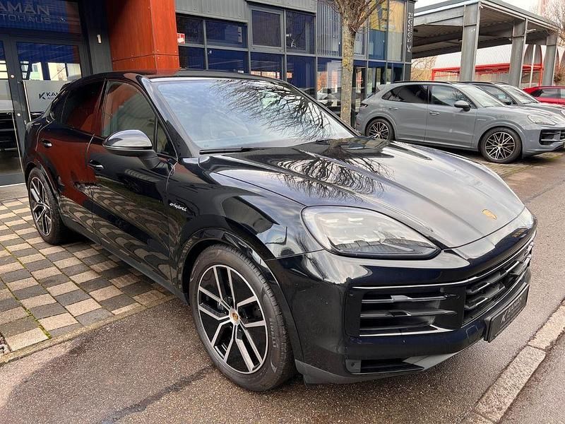 Gebraucht Porsche Cayenne Coupe 470 PS (345 kW) 2023 Schwarz Coupé