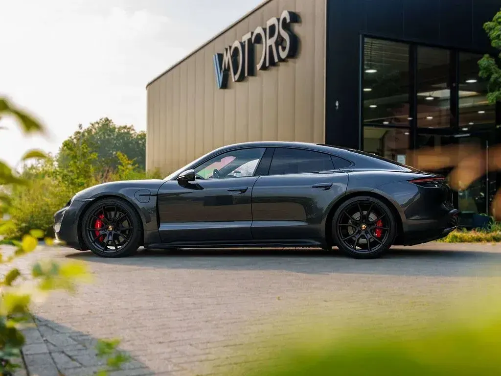 Gebraucht Porsche Taycan GTS 439 kW (598 PS) 2023 Grau Limousine