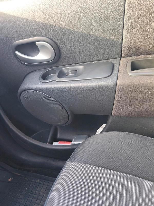 Second-hand Renault Modus 75 CP (55 kW) 2008 Albastru Monovolum