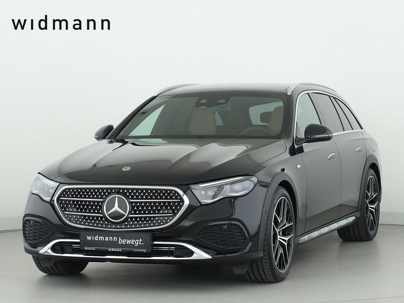 Metalliclack obsidianschwarz Gebraucht 2025 Mercedes E300 Kombi | 89.900 € - Bild 1/4