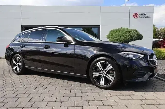 Gebraucht Mercedes C200 Avantgarde 204 PS (150 kW) 2022 Schwarz Limousine