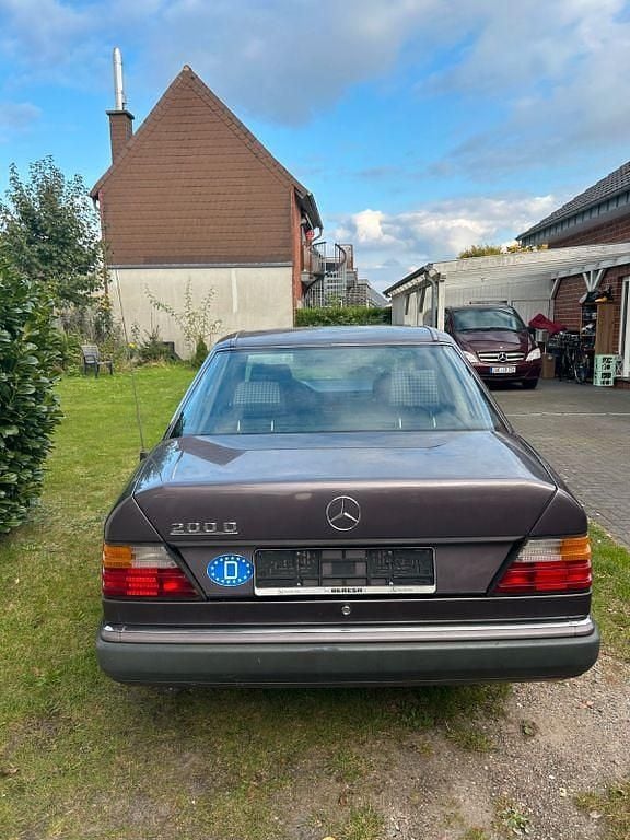 Gebraucht Mercedes 200 75 PS (55 kW) 1991 Limousine
