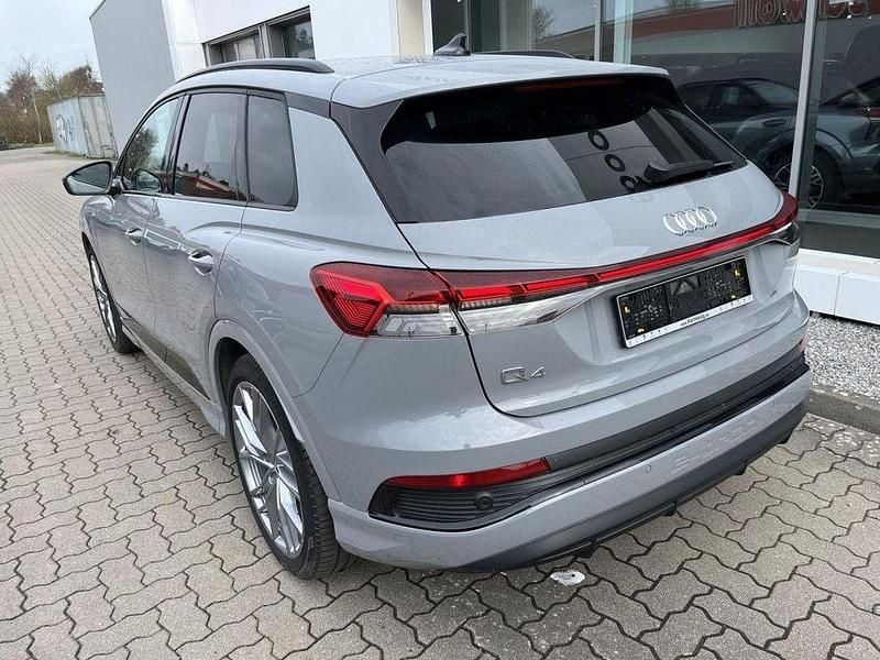 Usado Audi Q4 e-tron S-Line 210 kW (286 CV) 2024 Gris SUV