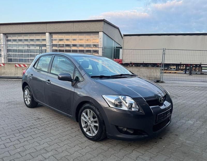 Gebraucht Toyota Auris Team 126 PS (92 kW) 2008 Grau Kleinwagen