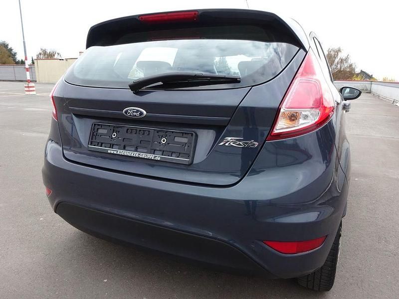 Gebraucht Ford Fiesta Trend 82 PS (60 kW) 2014 Grau Kleinwagen