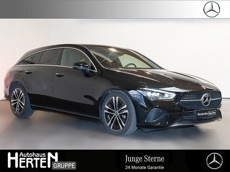 Gebraucht Mercedes CLA180 Progressive 136 PS (100 kW) 2024 Kosmosschwarz Limousine