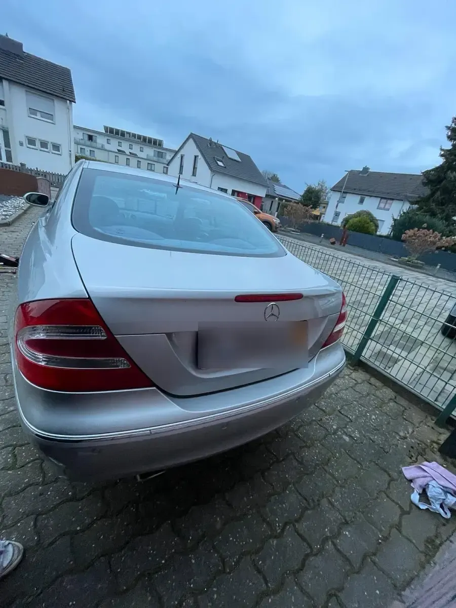 Gebraucht Mercedes CLK240 170 PS (125 kW) 2003 Silber Coupé