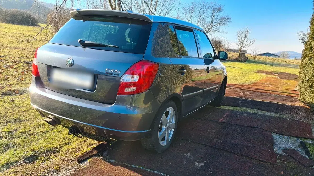 Gebraucht Skoda Fabia SportLine 86 PS (63 kW) 2011 Grau Limousine