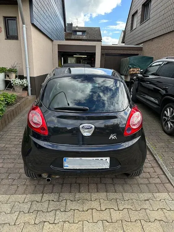 Gebraucht Ford Ka Titanium 69 PS (50 kW) 2015 Schwarz Kleinwagen