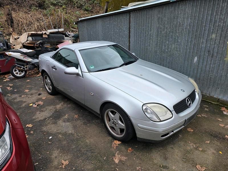 Silber Gebraucht 2005 Mercedes SLK200 Cabrio | 1.999 € (Superpreis) - Bild 1/4
