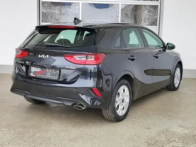 Gebraucht Kia Ceed Edition 7 101 PS (74 kW) 2022 Zilinaschwarz met. Kleinwagen