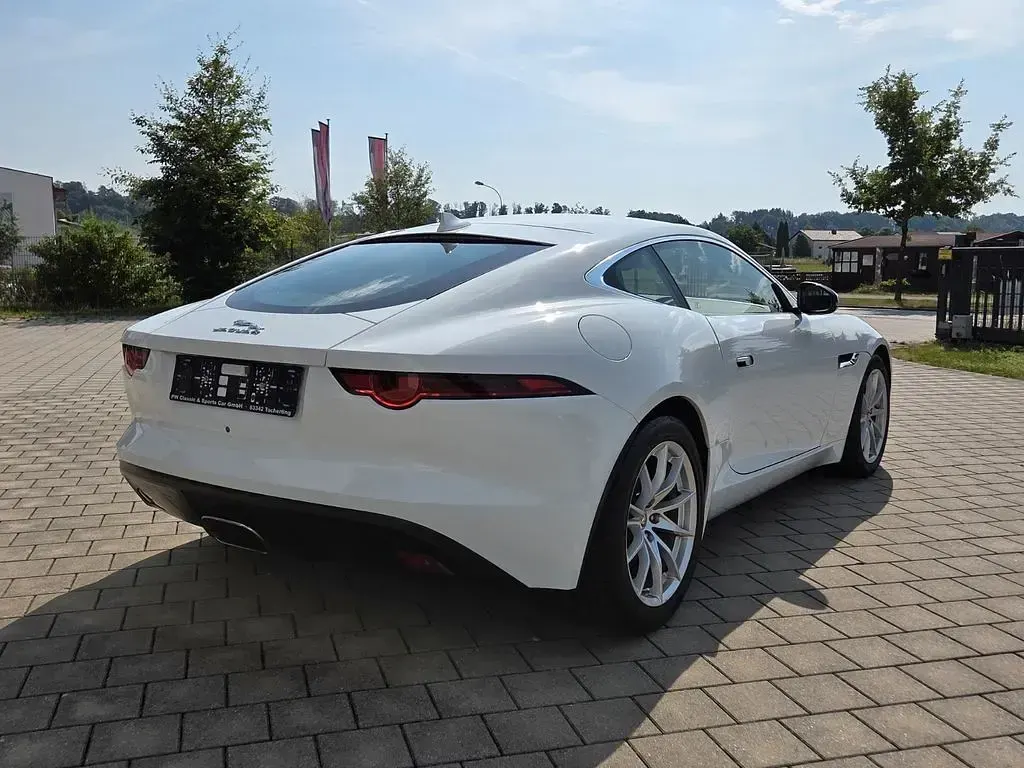 Gebraucht Jaguar F-Type 300 PS (220 kW) 2018 Weiß Coupé