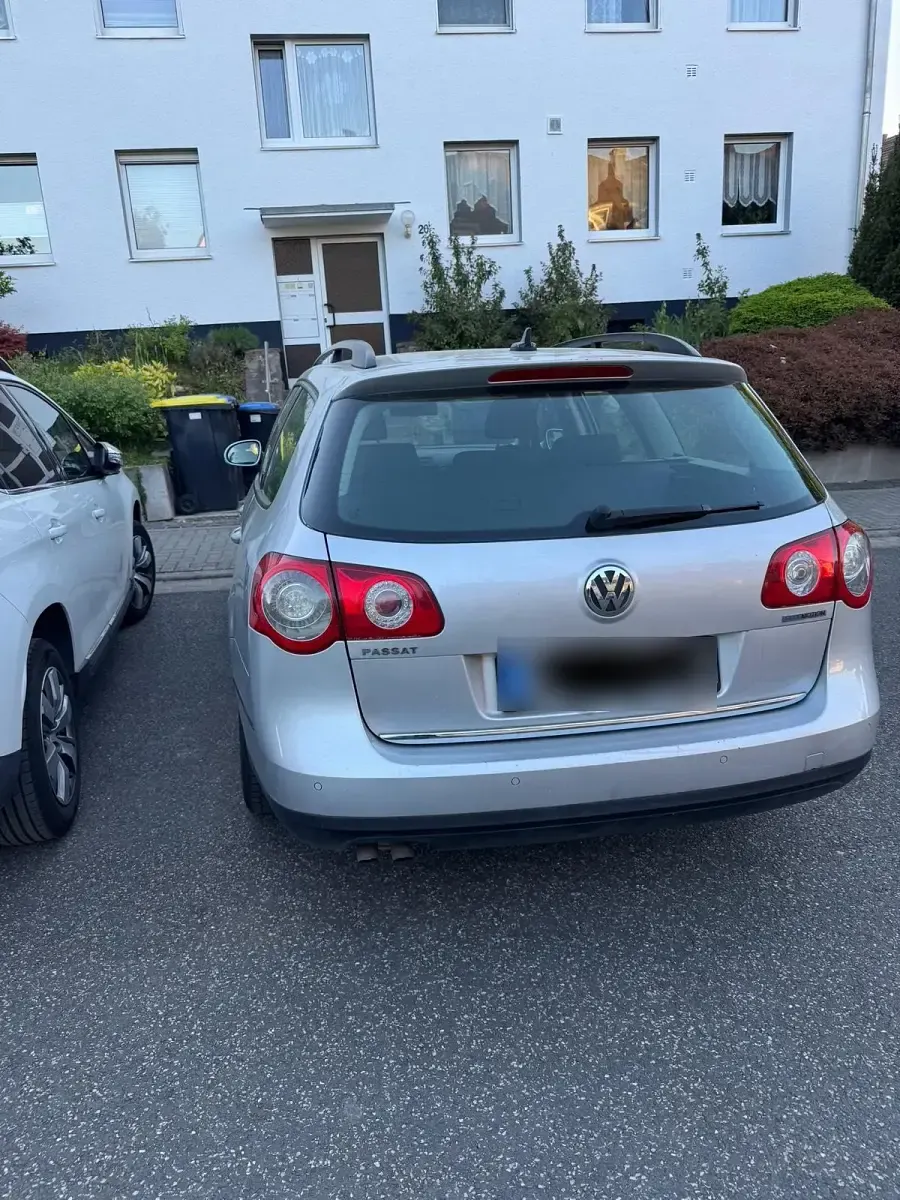 Usata VW Passat 140 CV (102 kW) 2009 Argento Station wagon